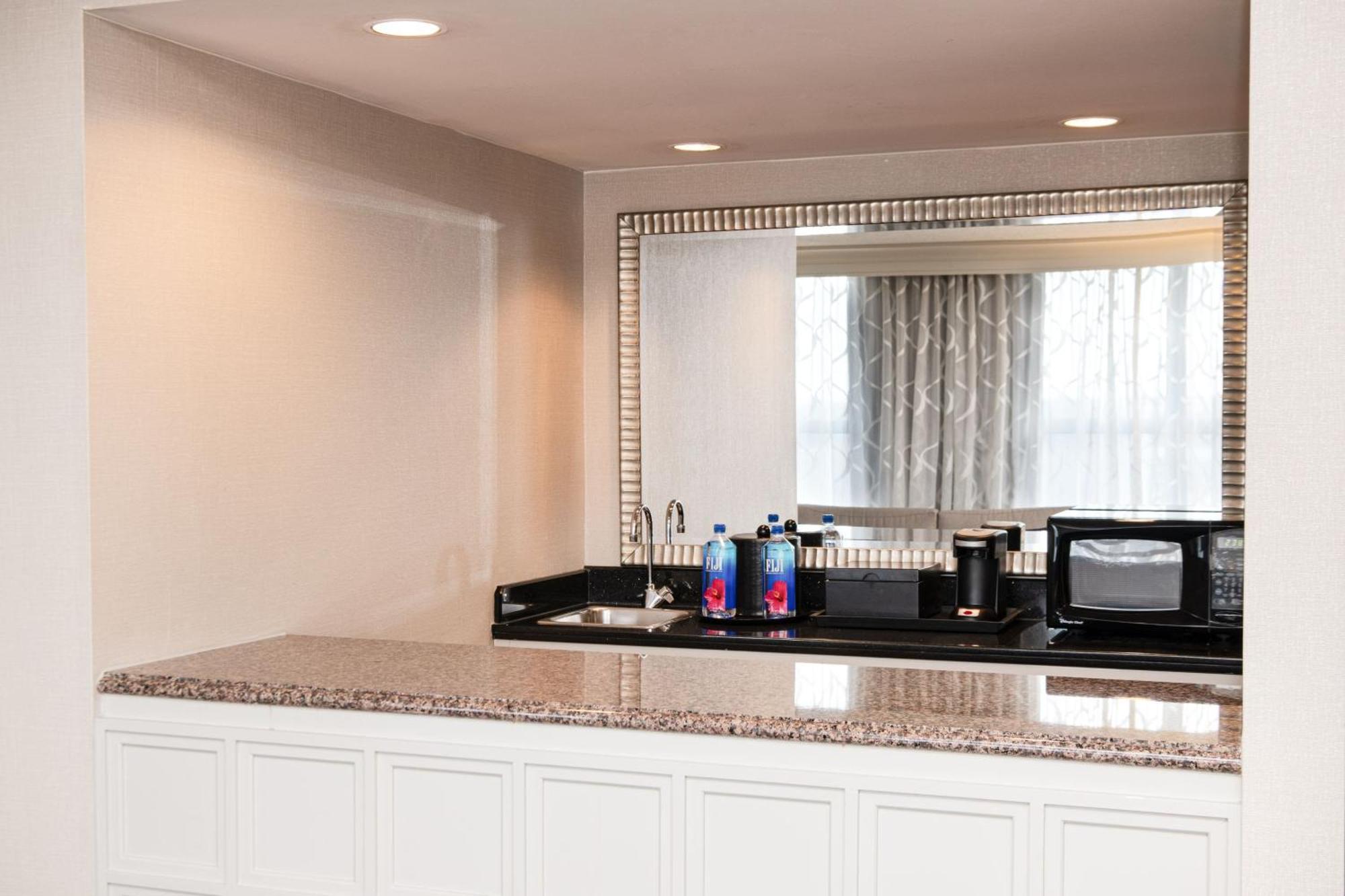 Chicago Marriott Suites Deerfield Exteriör bild